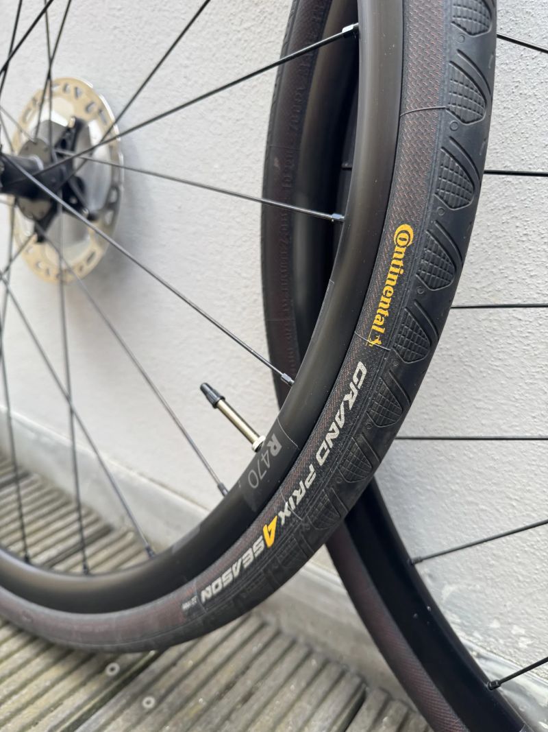 Canyon Ultimate CF SL 8 Disc