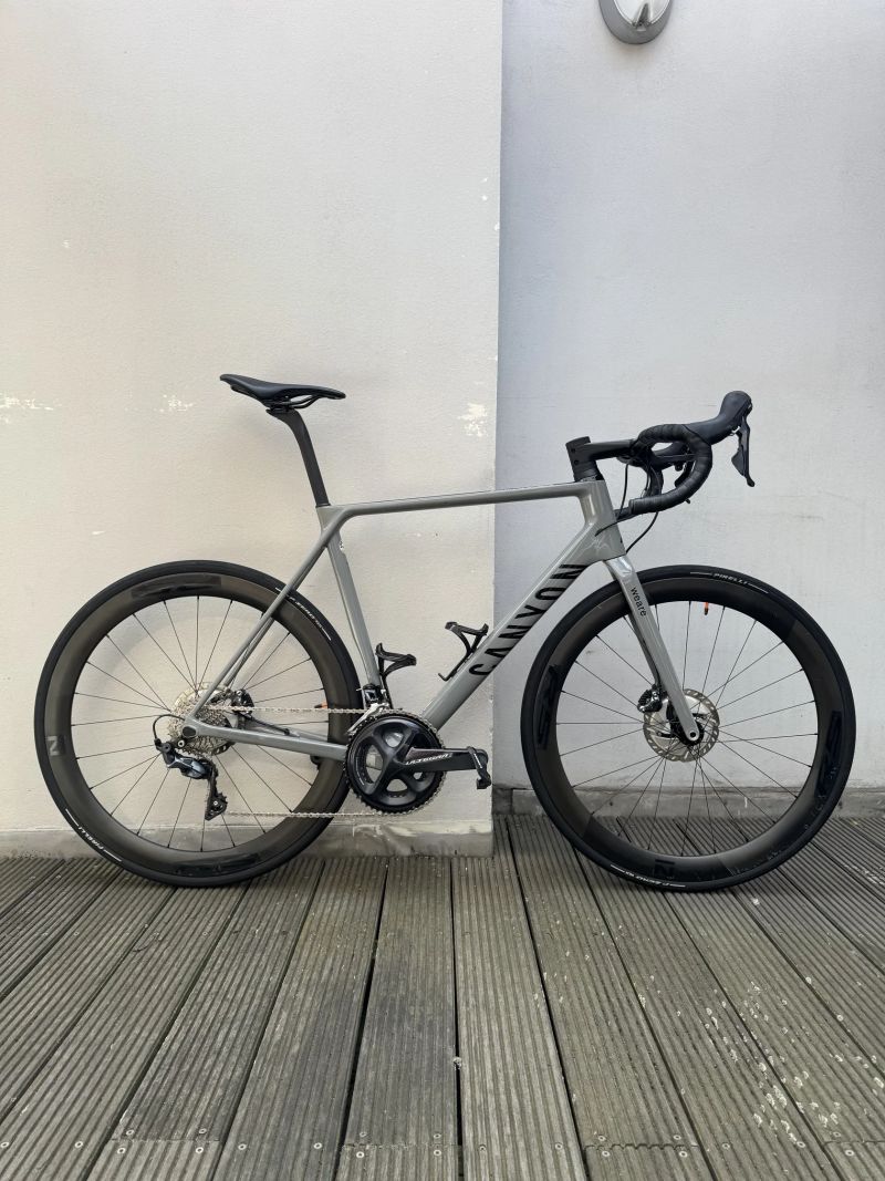 Canyon Ultimate CF SL 8 Disc