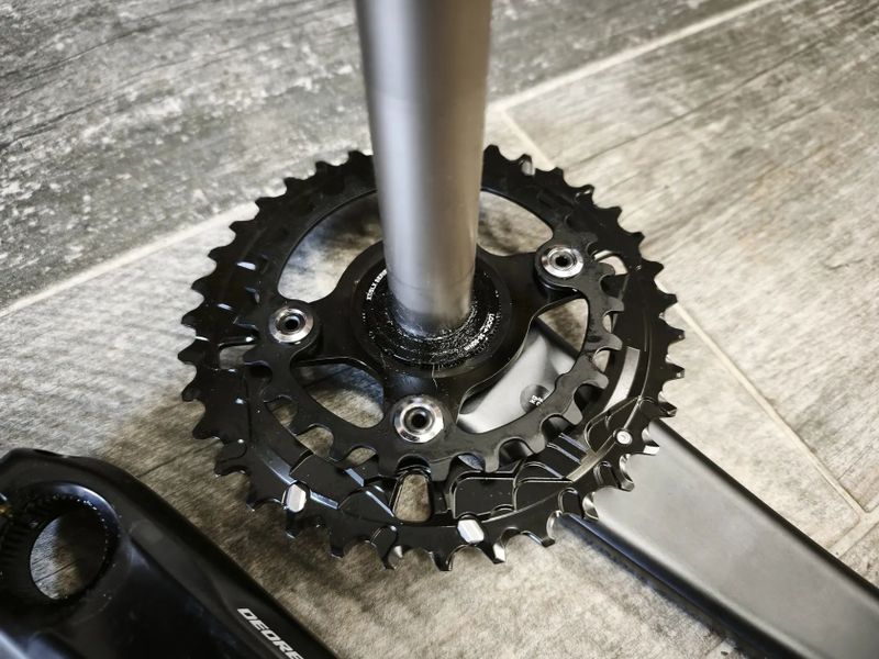 Kliky Shimano Deore XT M8100 Hollowtech II 2x12 