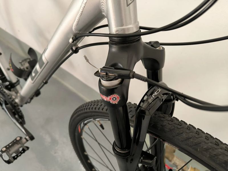 GT Transeo Ultra , vzduch vidlice, Shimano XT