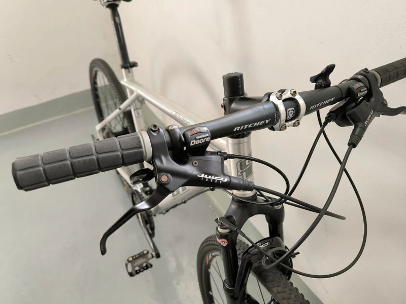 GT Transeo Ultra , vzduch vidlice, Shimano XT