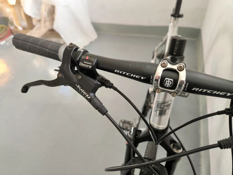 GT Transeo Ultra , vzduch vidlice, Shimano XT