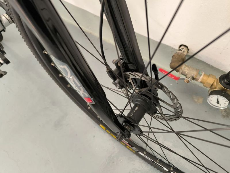 GT Transeo Ultra , vzduch vidlice, Shimano XT