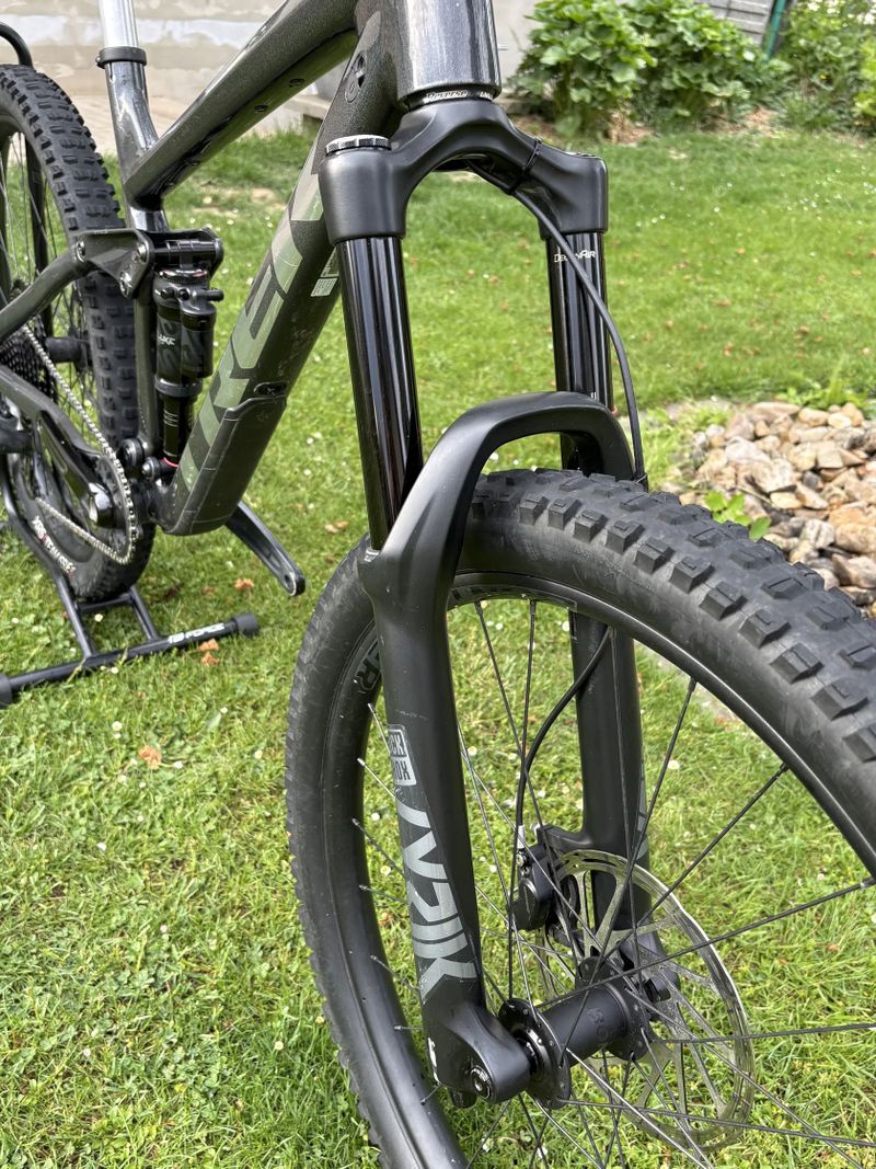 Trek Remedy 8