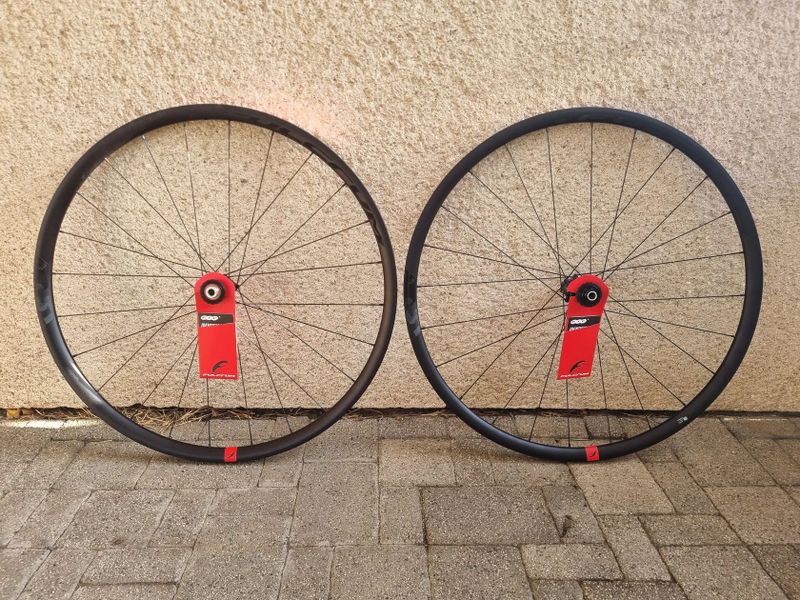 Silniční / gravel kola Fulcrum Racing 5 DB, ořech HG