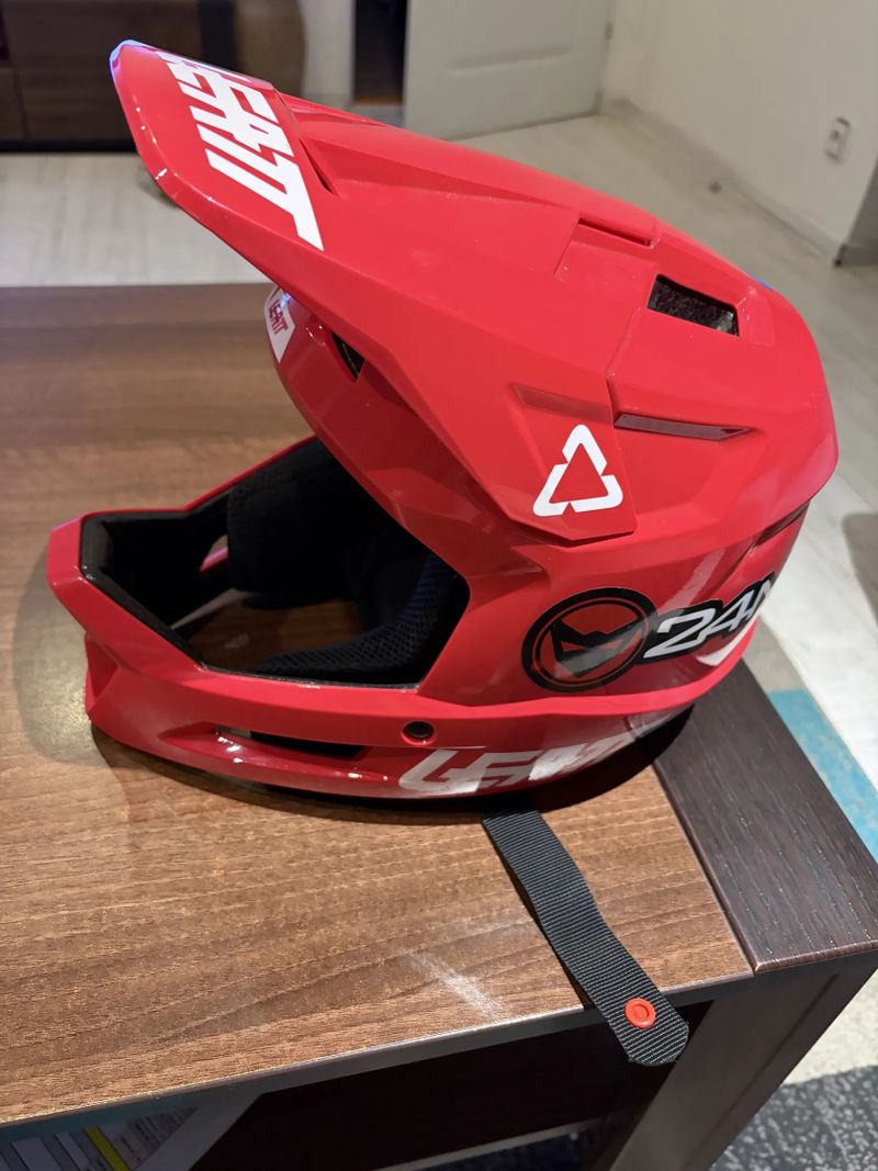 Helme Leatt vel S55-56 cm