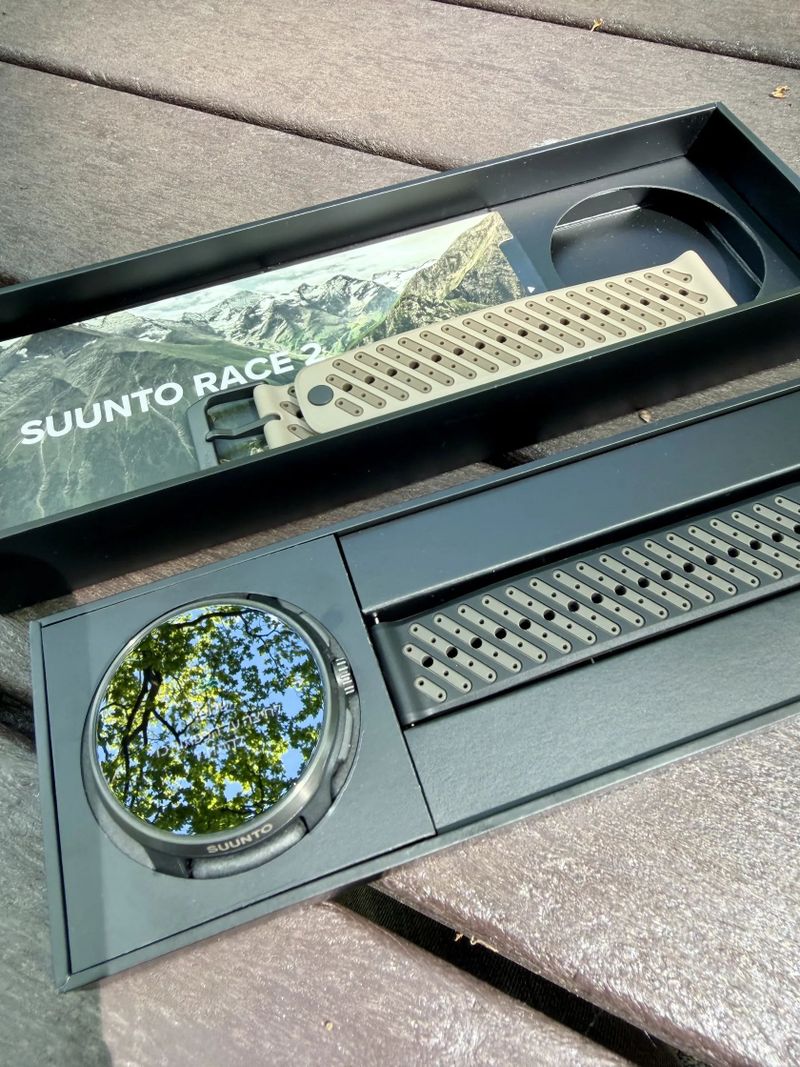 Suunto Race 2 Titanium Black, stav nových, řemínek zdarma