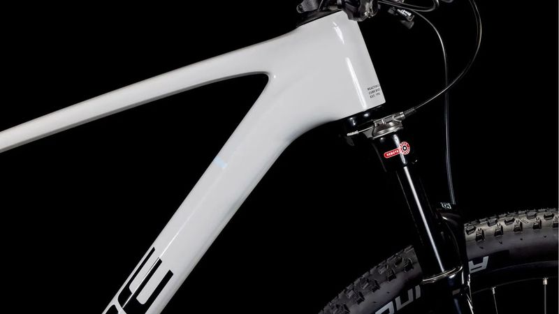 Cube Reaction C:62 ONE (karbon) - vel. 20"