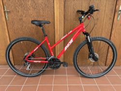 APACHE MATTA A3 - dámské krosové kolo, počet převodů 3x8, brzdy SHIMANO - NOVÉ