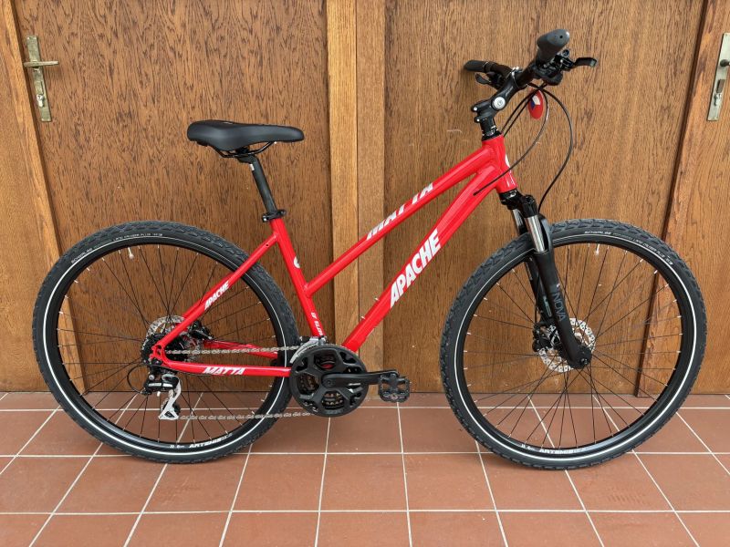 APACHE MATTA A3 - dámské krosové kolo, počet převodů 3x8, brzdy SHIMANO - NOVÉ