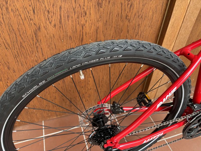 APACHE MATTA A3 - dámské krosové kolo, počet převodů 3x8, brzdy SHIMANO - NOVÉ