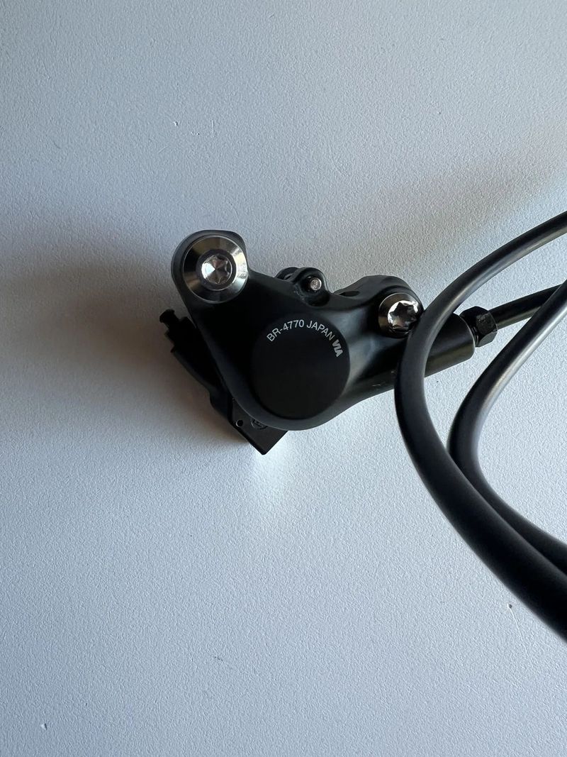 Silniční brzdový třmen Shimano Tiagra BR-R4770