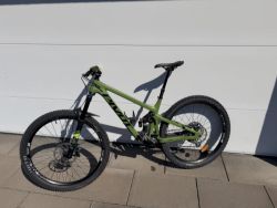 Pivot Switchblade Race X01 2021