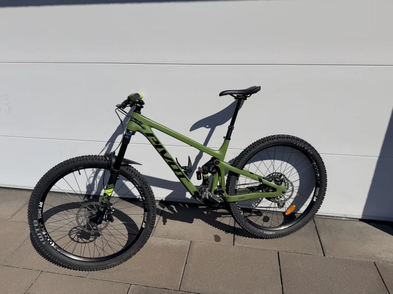 Pivot Switchblade Race X01 2021