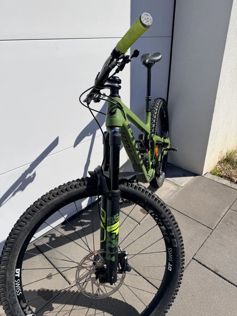 Pivot Switchblade Race X01 2021
