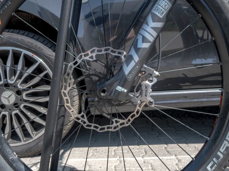 Prodám elektrokolo KTM MACINA PROWLER PRESTIGE M 168–178 cm – PRUŽINA