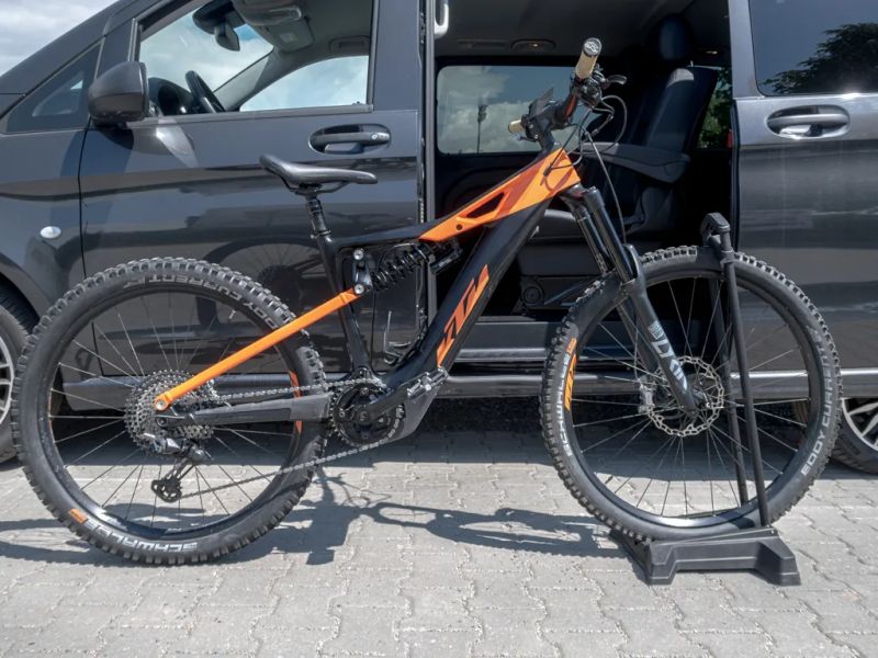 Prodám elektrokolo KTM MACINA PROWLER PRESTIGE M 168–178 cm – PRUŽINA