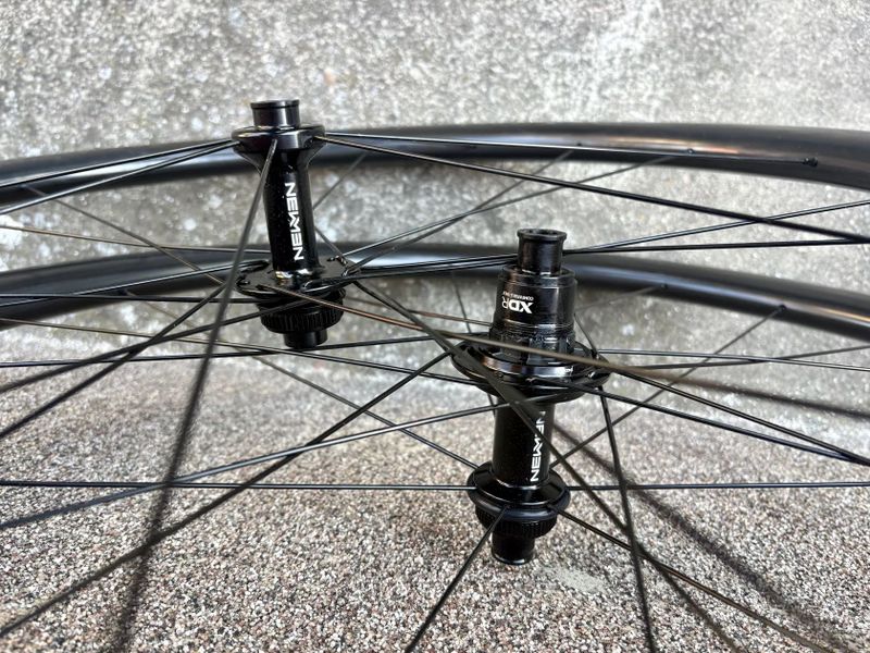 Nová Gravel kola Newmen Advanced G.34 ořech XDR