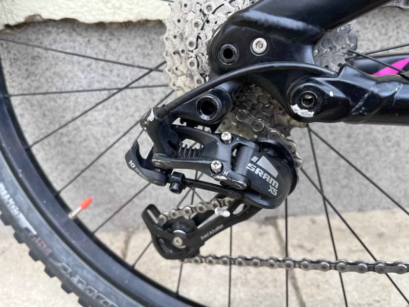 Specialized Rhyme FSR Comp 650b ve velikosti S (do 170cm)