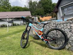 Karbonový S-works demo 8 vel. L