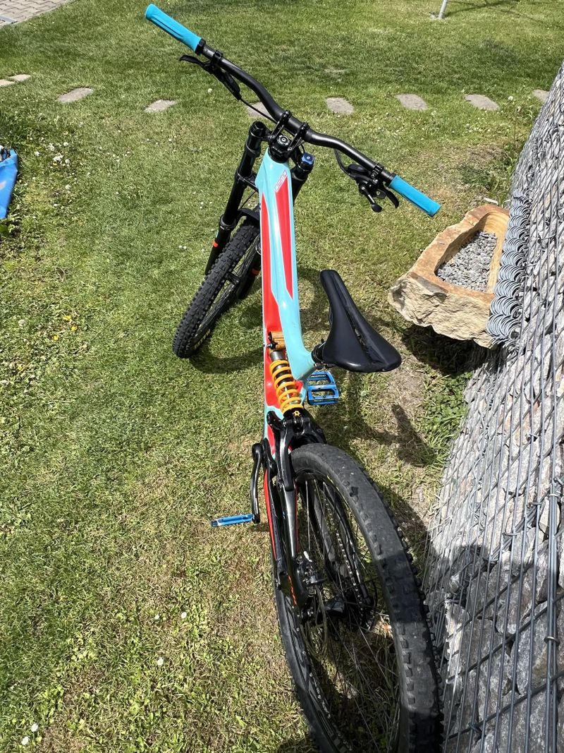Karbonový S-works demo 8 vel. L