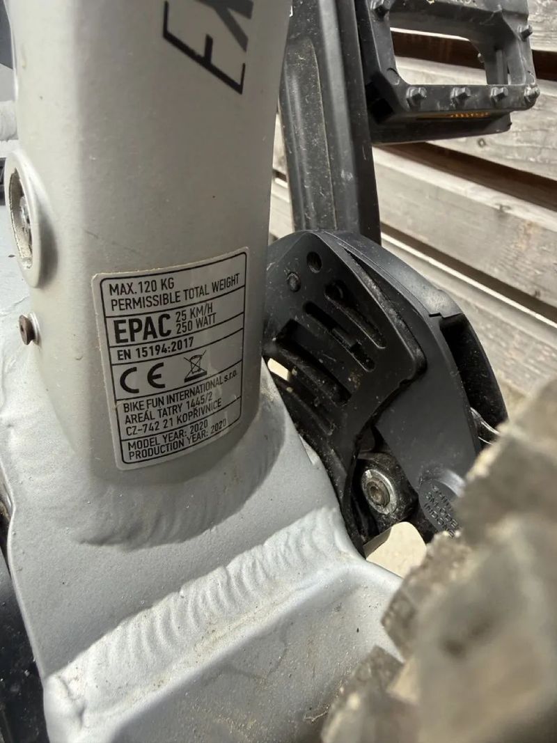 Horské elektrokolo Superior eXP 8069 vel. L najeto pouze 2182 Km