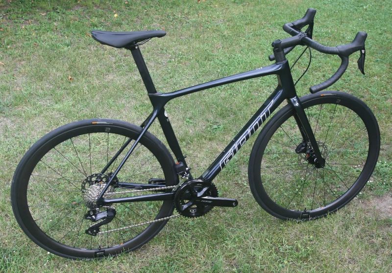 GIANT TCR Advanced 1/1+ Disc Di2 – závodní karbonová silnička - NOVÁ
