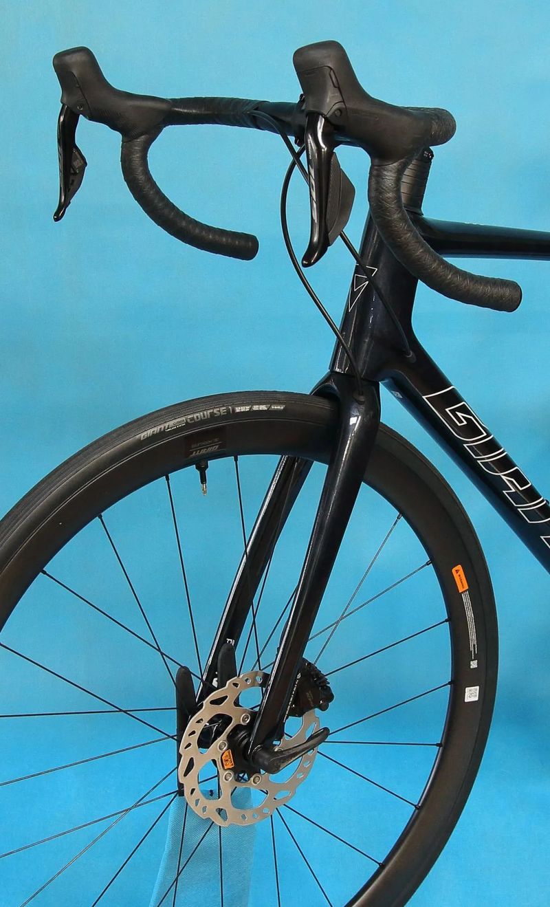 GIANT TCR Advanced 1/1+ Disc Di2 – závodní karbonová silnička - NOVÁ