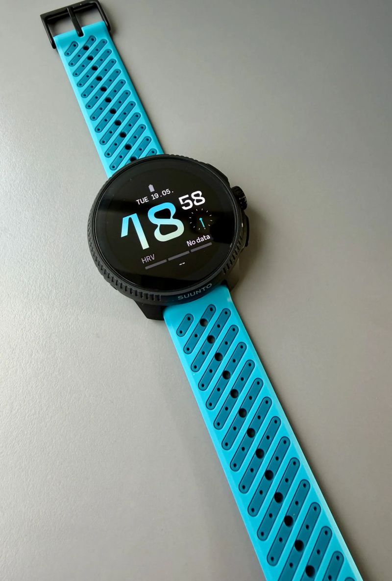 Suunto Race All Black/Blue, top stav