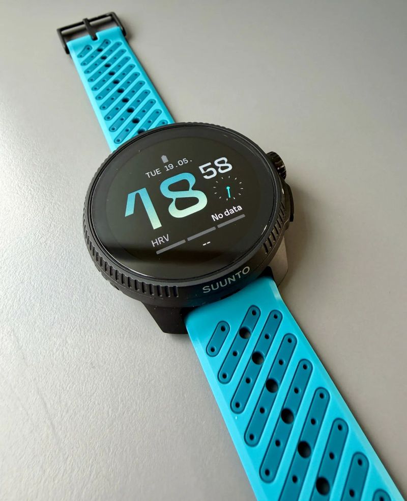 Suunto Race All Black/Blue, top stav