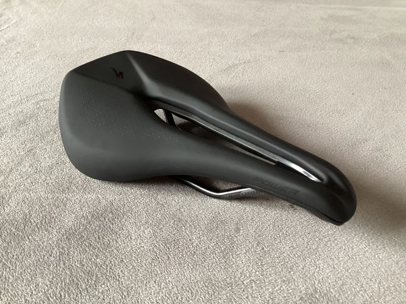 Nové sedlo Specialized Power Comp šíŕka 143 mm