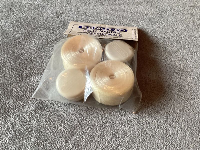 Omotávka Benotto bílá původní produkce