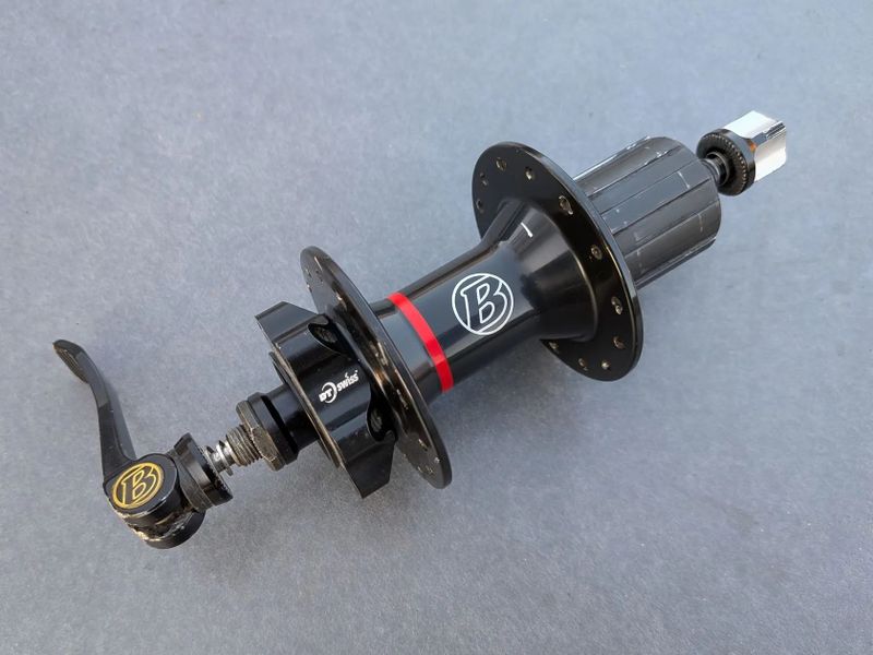 zadní naboj Bontrager Race Lite 28 děr