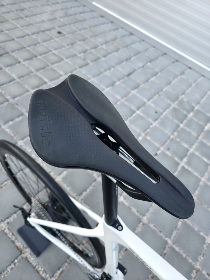 Silniční kolo Bianchi Sprint ICR Carbon 105 2026 velikost XL