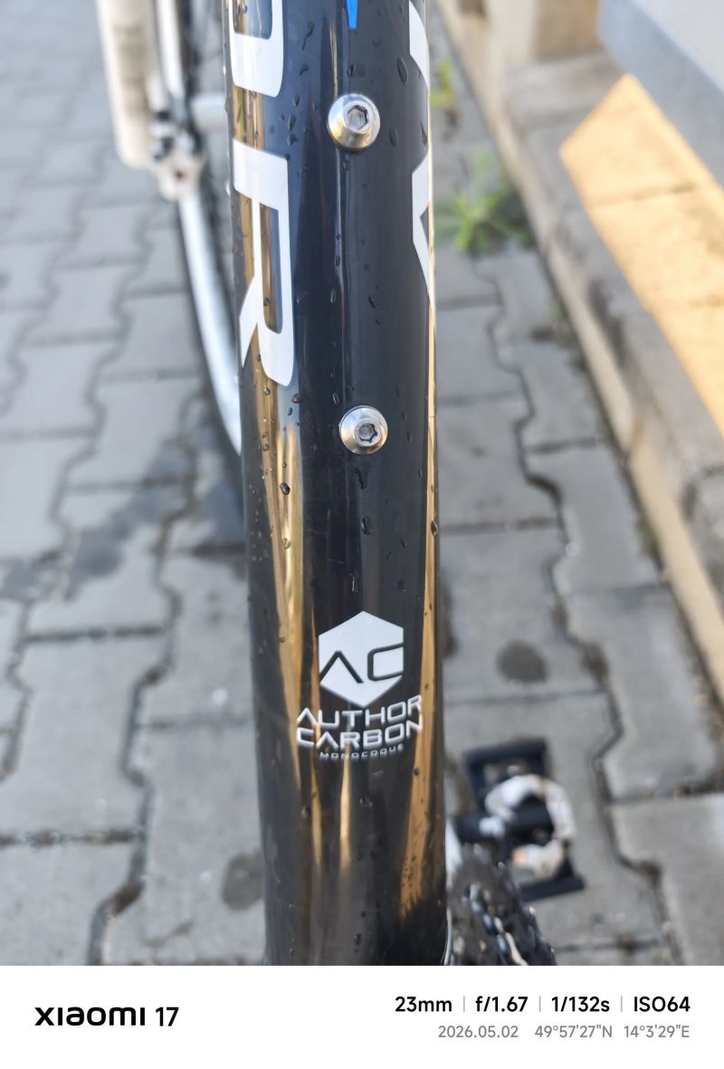 Author Revolt carbon