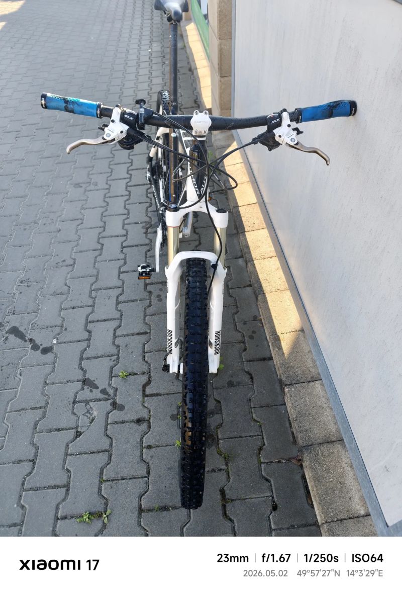 Author Revolt carbon