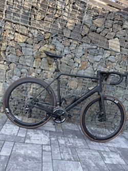 Canyon Endurance CF SLX 9 Disc Di2