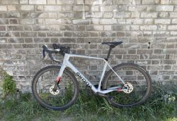Škoda X-Road (vel. L / 560 mm) – karbon, TOP stav + zánovní kola Roval, silnice / gravel