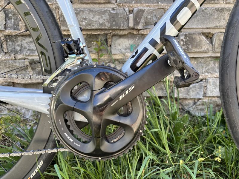 Škoda X-Road (vel. L / 560 mm) – karbon, TOP stav + zánovní kola Roval, silnice / gravel