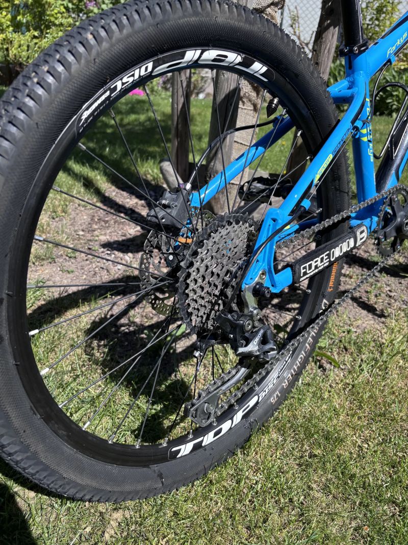 Špičkové lehké kolo Force Forkys 24" – SLX/Deore