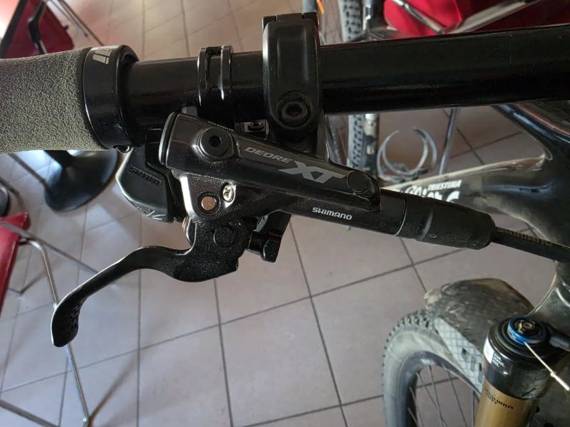 Wilier USMA - rám 850g, Fox Kashima 34, GX AXS, brzdy Shimano XT