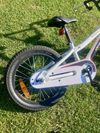 Prodám dětskè kolo Specialized Hotrock 16 včetně postranních pomocných koleček 