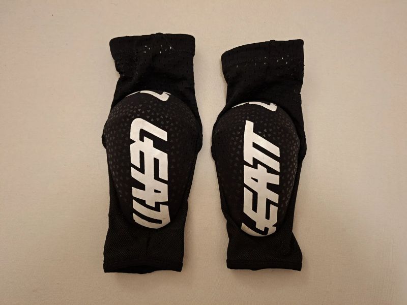 Dětské chrániče loktů - LEATT ELBOW GUARD 3DF 5.0 KIDS