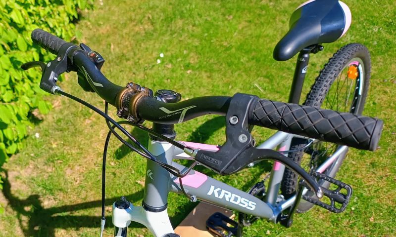 Kross Lea JR 2.0 24" stříbrno-růžovo-bílá
