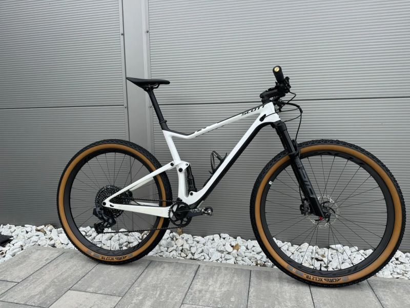 Spark RC 900 Pro 2021/SRAM AXS/ROVAL CONTROL...
