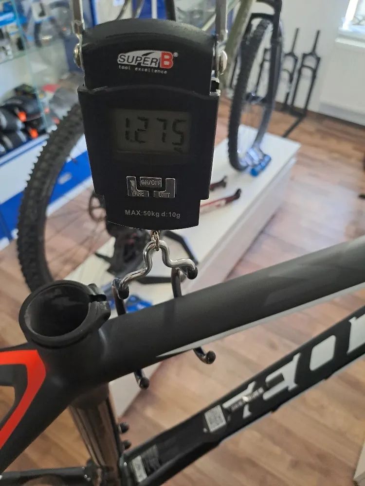 NOVÝ karbonový rám Scott Scale / 29er / vel.S, M, XL / pev. osa 12x142mm / včetně karbonové sedlovky