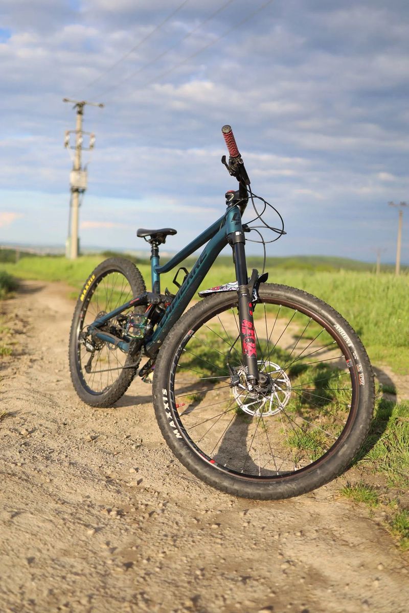 Lapierre Zesty TR 4.9 – s novou vidlicí FOX 36 (2025)