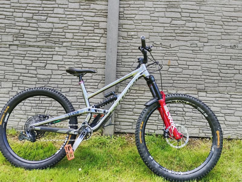 Prodám Commencal Clash V1 2019/2020 Dream build velikost M