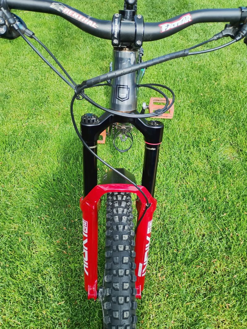 Prodám Commencal Clash V1 2019/2020 Dream build velikost M