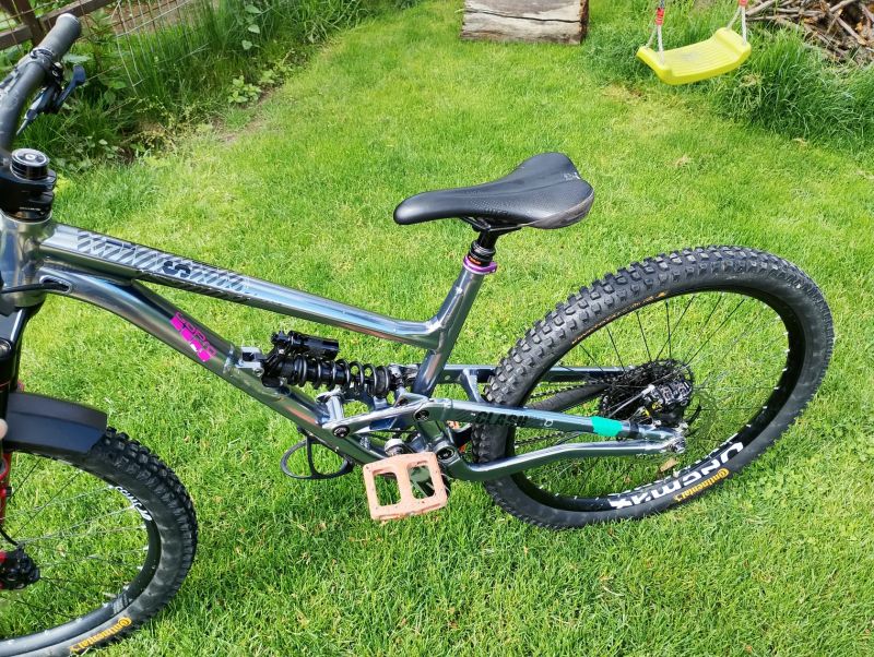 Prodám Commencal Clash V1 2019/2020 Dream build velikost M